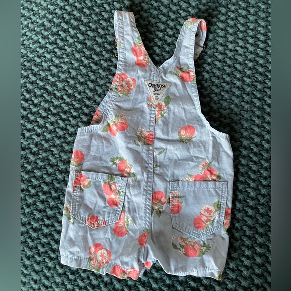 Oshkosh B’Gosh peach short overalls 🍑 - Picture 4 of 4